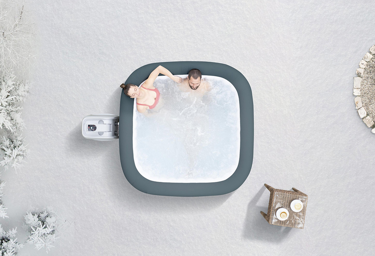 Η πισίνα με άτομα